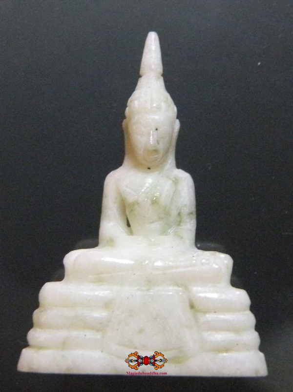 amulette luang phor sothron en jade