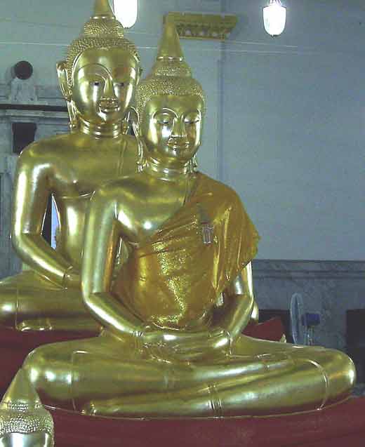 statue du bouddha luang phor sothorn