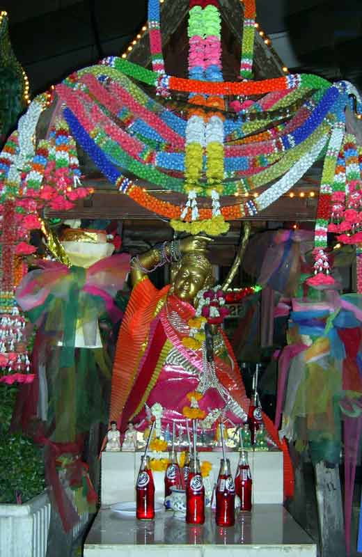autel de rue en Thailande