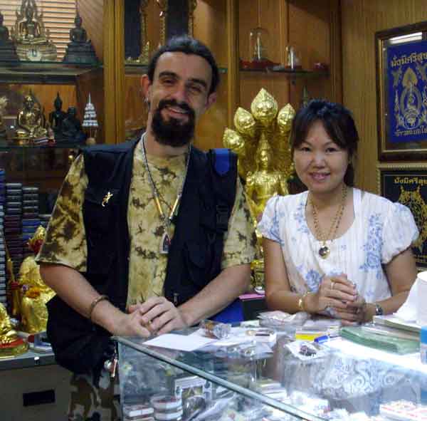 Boutiques d'amulettes Thai.