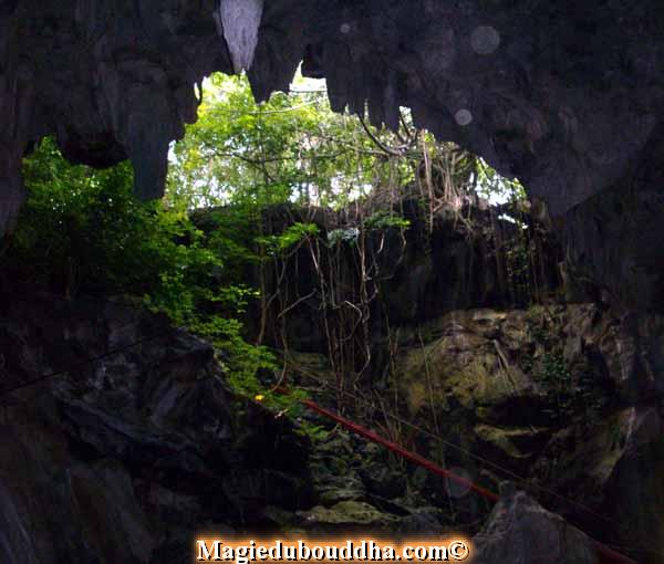 Lek lai cave entrance.