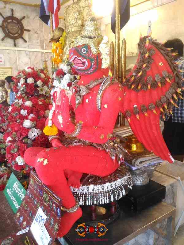 Garuda rouge.
