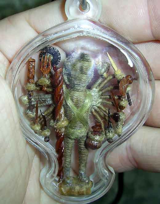 Amulette vaudou thai mekalee.