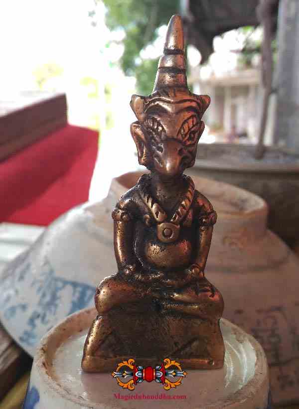 phra ngang a tete de garuda