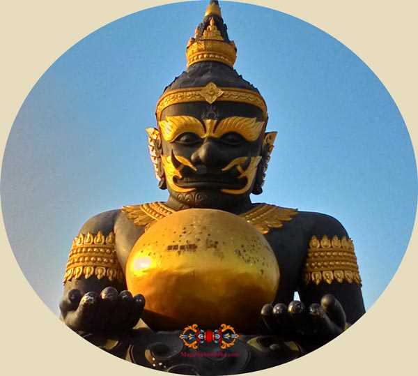 Grande statue de phra rahu.