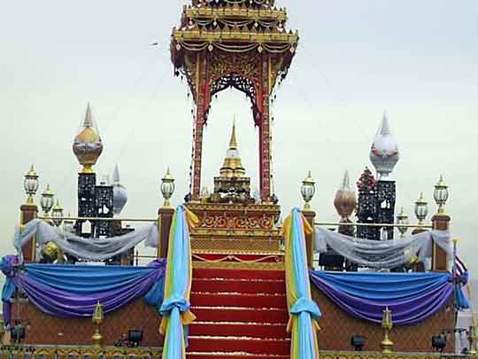 Reliques du Bouddha exposées pour le Vesak en Thaïlande.