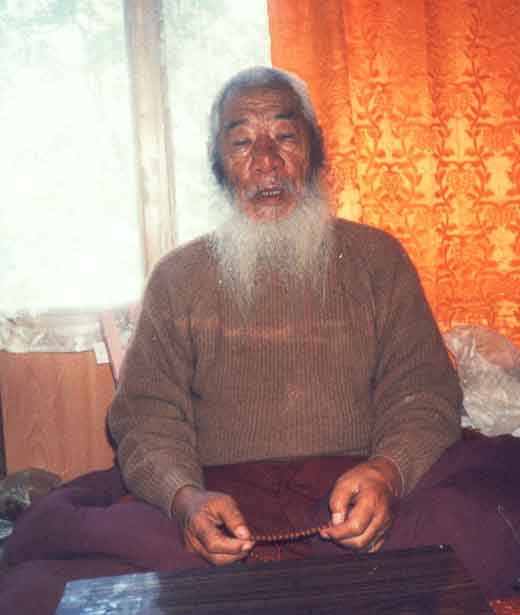 Vénérable sangye dorje chatral rinpoché.
