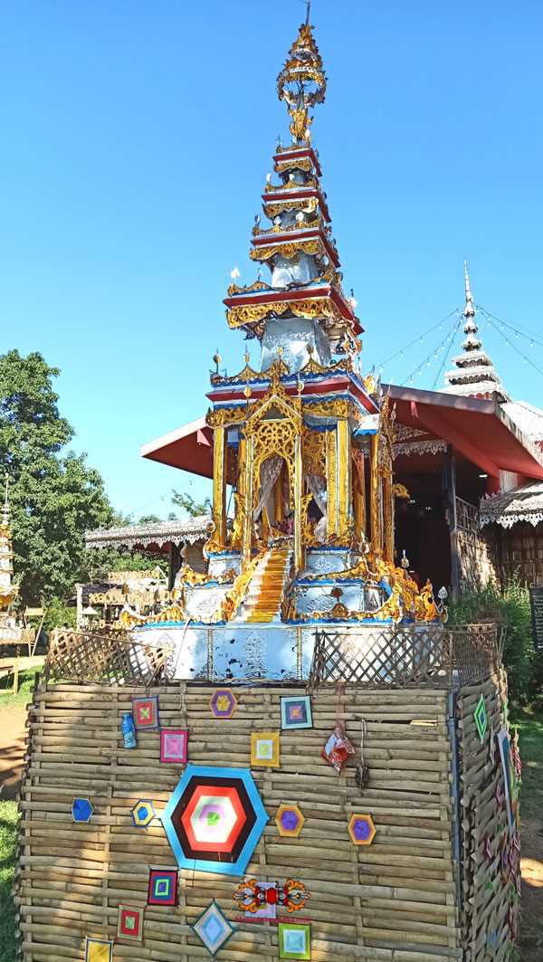 Un chedi dans le nord de la thailande.