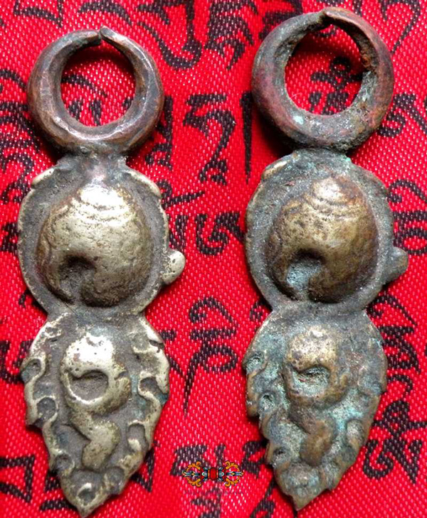 boucles oreilles de statue du bouddha