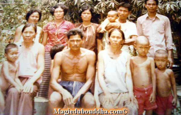 La famille du Vénérable Phra Ajarn Thep.