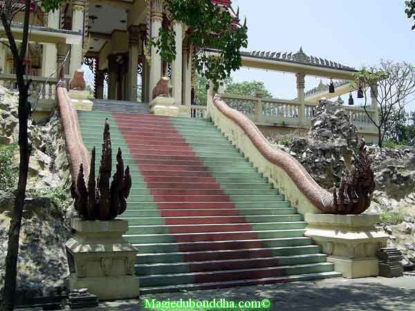 wat sam ngam