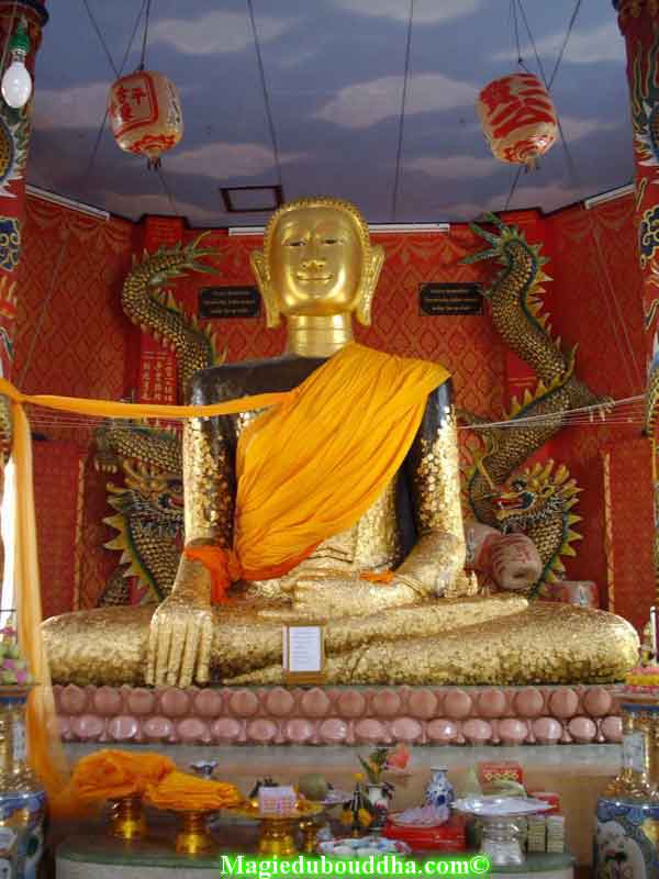 Le Bouddha du Wat Phramote.