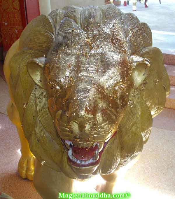 Lion dans un temple en Thailande.