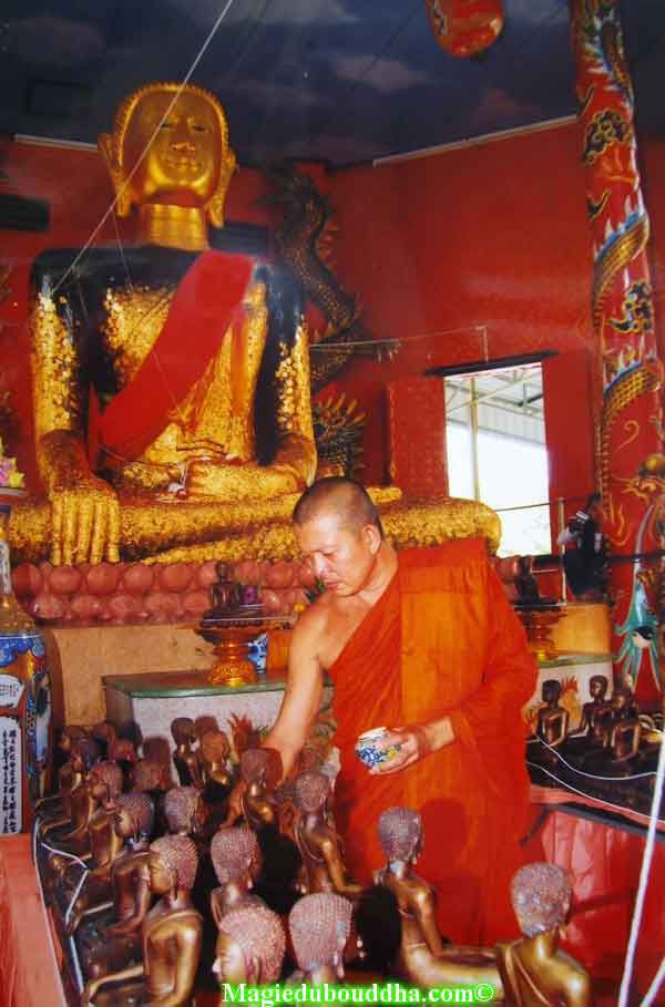 Le Vénérable Luang Phor boonloet.