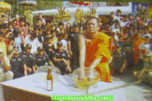 Désmonstration d'invulnérabilité en Thailande.