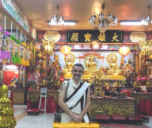Au temple de maitre chang ee.