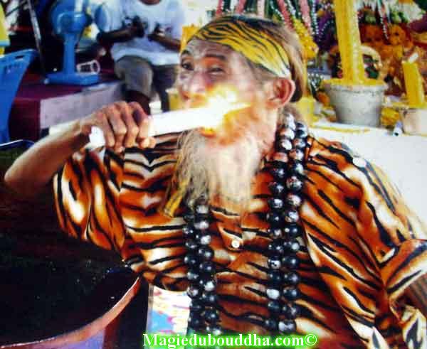 mangeur de feu magie thai