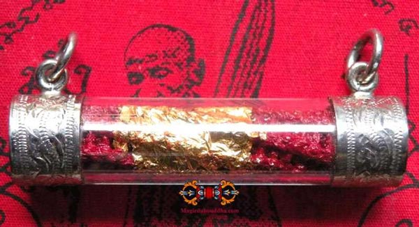 Amulette thai de charme takut deng de luang phor charmlong.