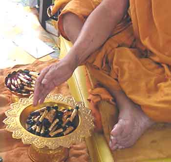 takut  Ajarn Long