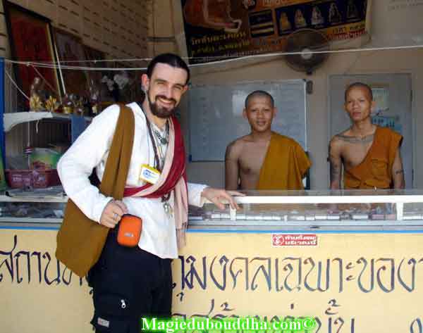 La boutique du wat satakian.