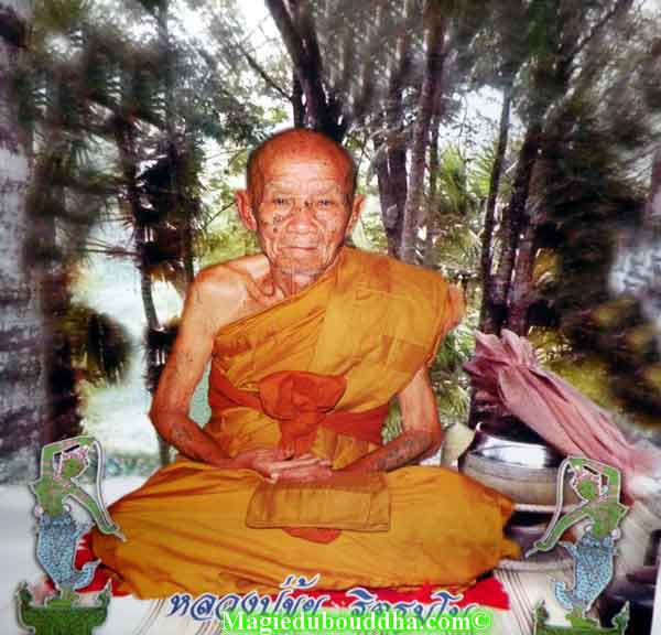 Le très vénérable luang phor kui.