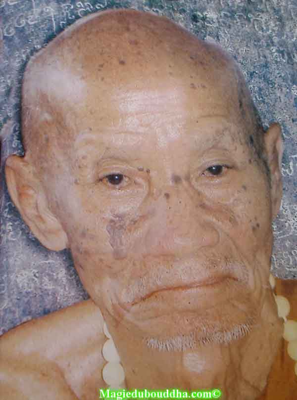 Portrait de luang phor kui.