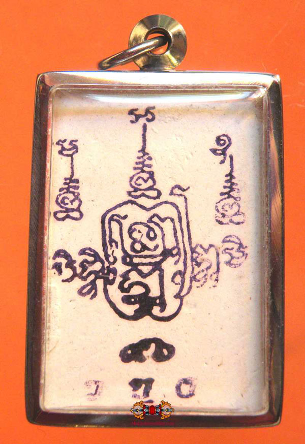 le sceau mystique yant du très vénérable Luang Phor Muang.