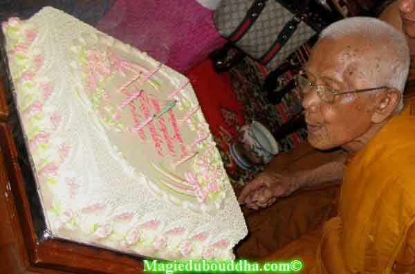 anniversaire maitre thai  lp muang