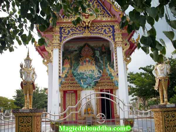 Porte d'entrée de temple thai.