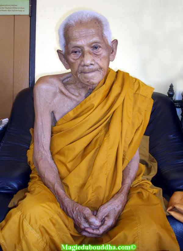Portrait du vénérable luang phor muang.
