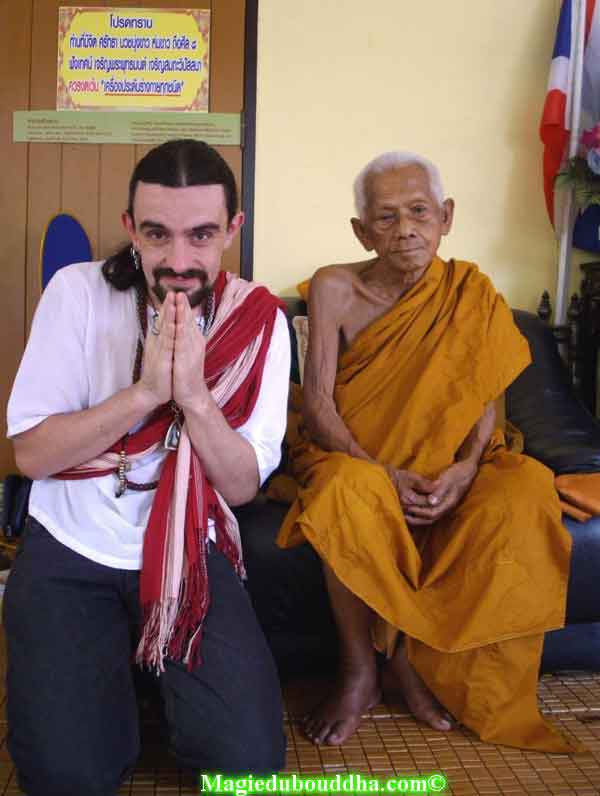 rencontre avec un vénérable moine thai.