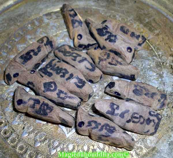 Amulettes thai oiseaux salika.