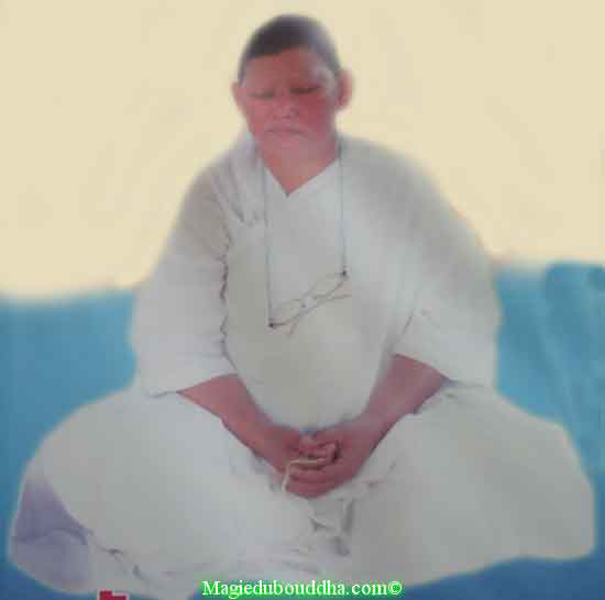 Nonne thai médium.