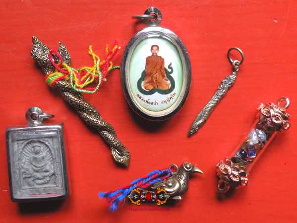 Amulettes Thai du venerable lp sangha du wat barn moh.