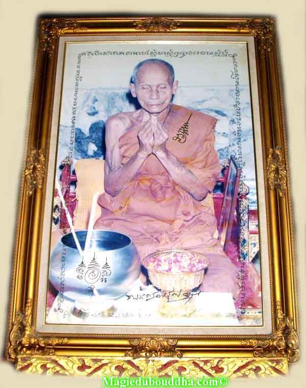 Le vénérable luang phor sangha.