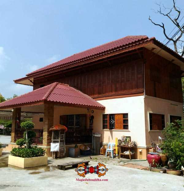 maison de luang phor tee
