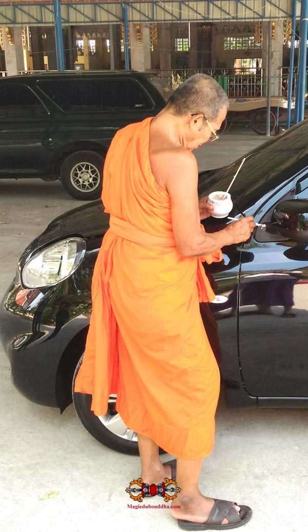 bénédiction voiture en thailande