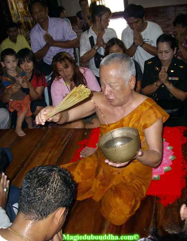 luang phor uthai vénérable thai