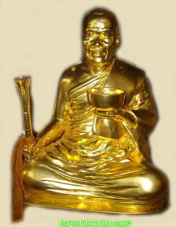 statue