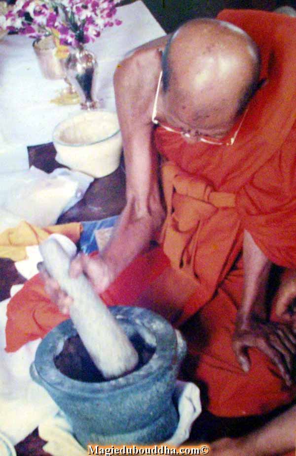 Fabrication du cintamani.