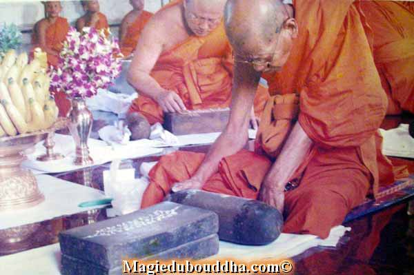 Rituel cintamani de luang phor djua.