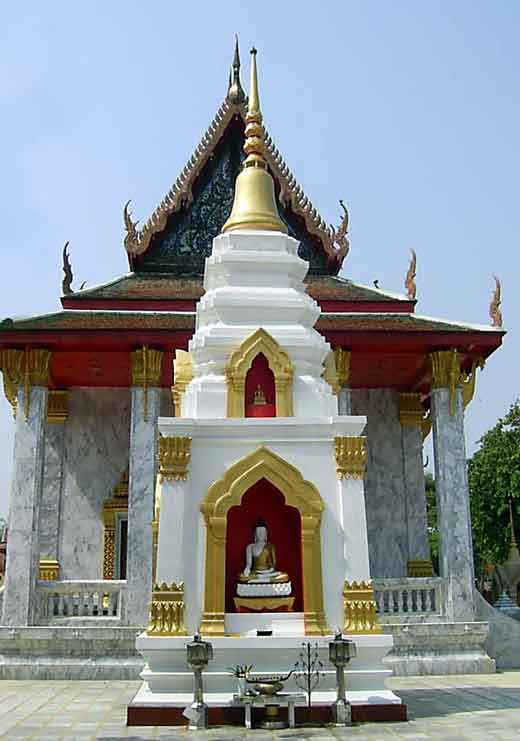 Le stupa du wat sakai.
