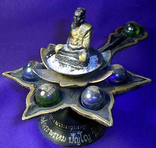 Instrument rituel de luang phor dooh.