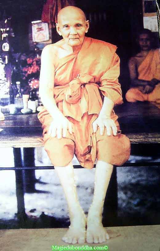 Luang Phor dooh.