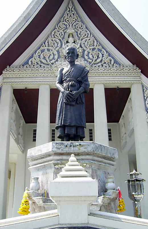 Statue de luang phor dooh.