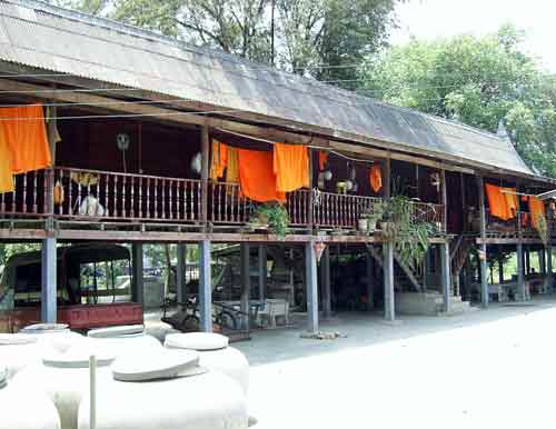 Maisons de moines thai.