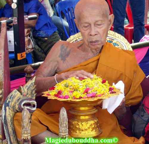 Le très vénérable luang phor daeng.