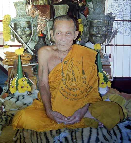 Le très vénérable luang phor kallong.