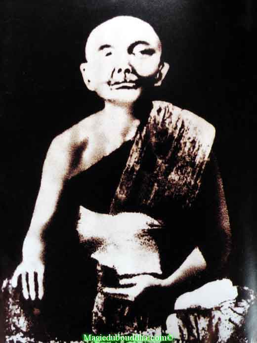 Le très vénérable luang phor niam.