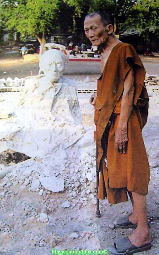 Statue de luang phor kallong.
